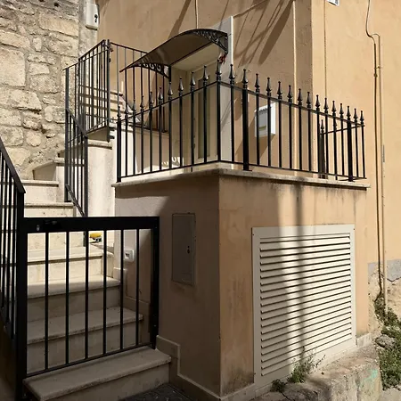 Casacastellett * Modica